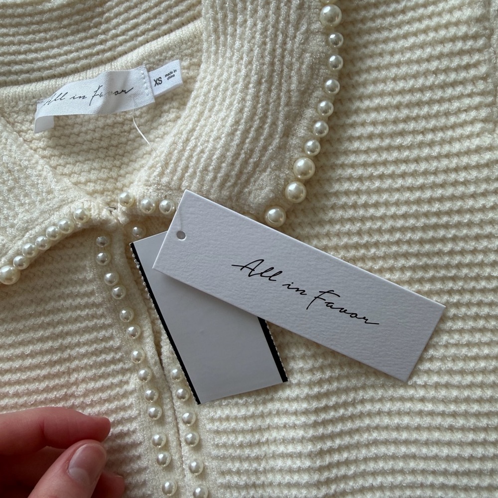NWT Cream Pearl cardigan - Picture 3 of 4